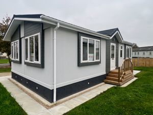 Photo 1- click for photo gallery